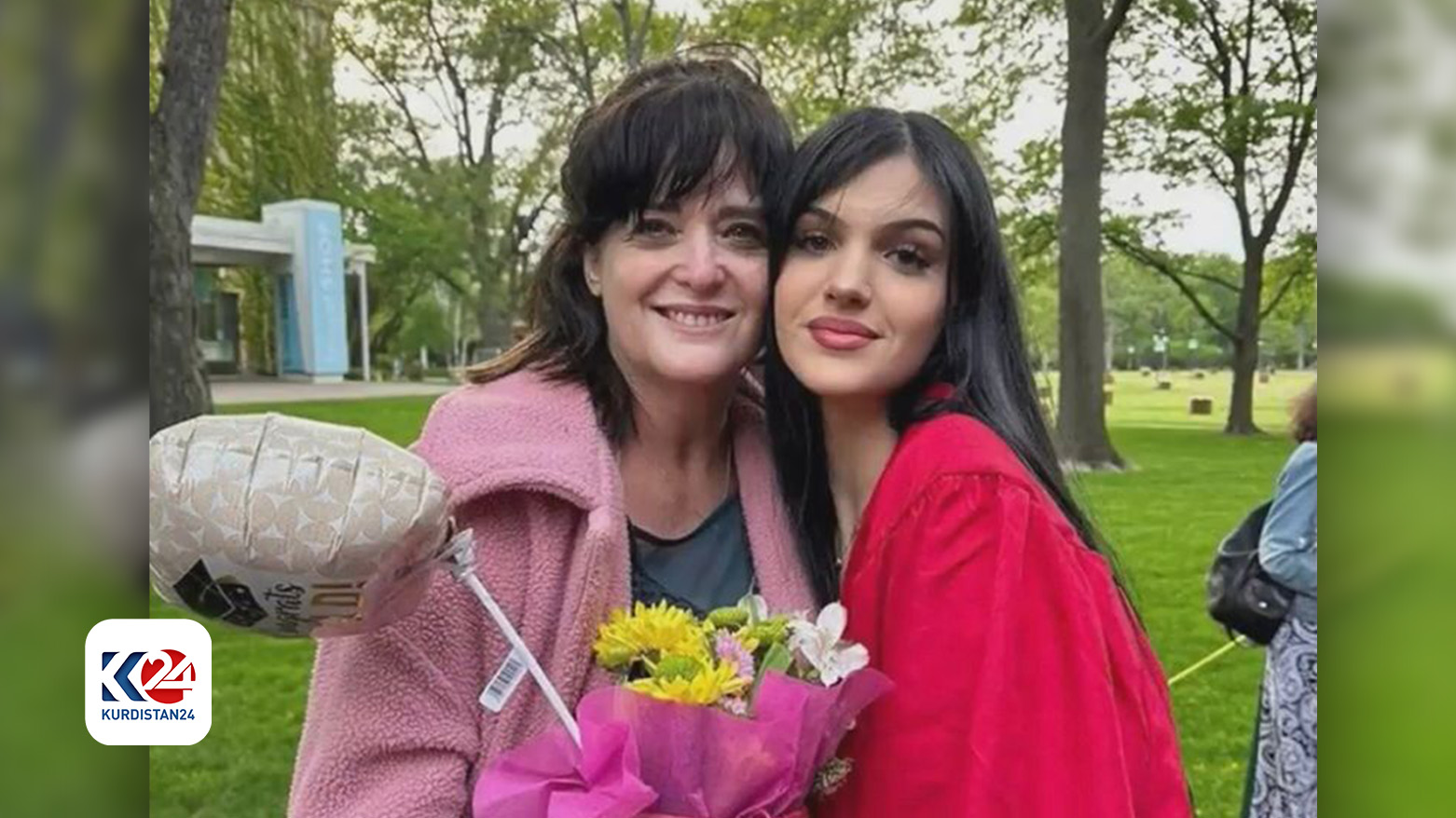 وێنەی دایک و کچە ئەمەریکییە ئازادکراوەکە